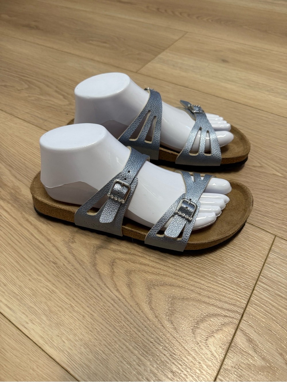 Birkenstock Birkis Size 38 US 7-7.5 Silver Moorea Granada Rhinestones Vegan